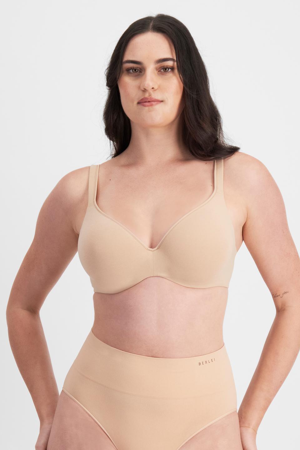 Jacqleen (She/Her) wears size 14DD and is 183cm tall with 93cm chest and 73cm waist