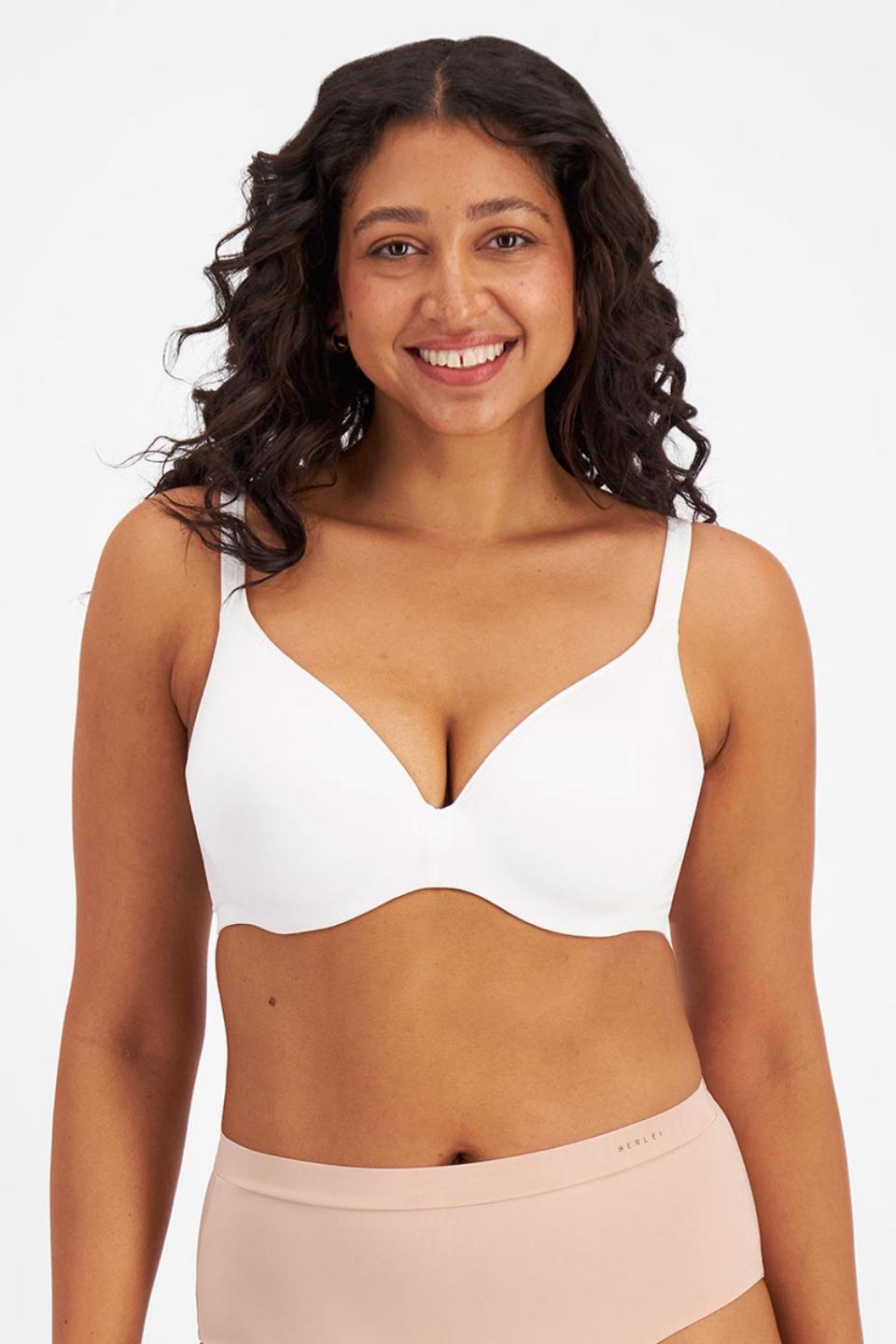 Terri-Leigh (She/Her) wears size 14DD and is 177cm tall with 93cm chest and 78cm waist