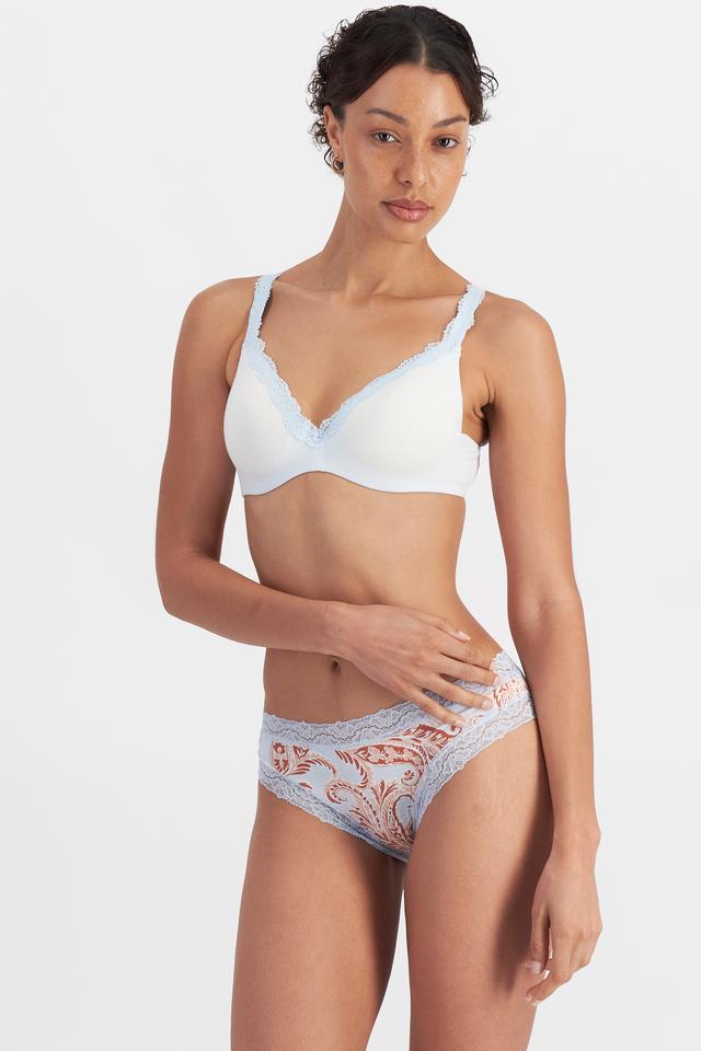 MILA (She/Her) wears size 12B and is 176cm tall with 81cm chest and 62cm waist