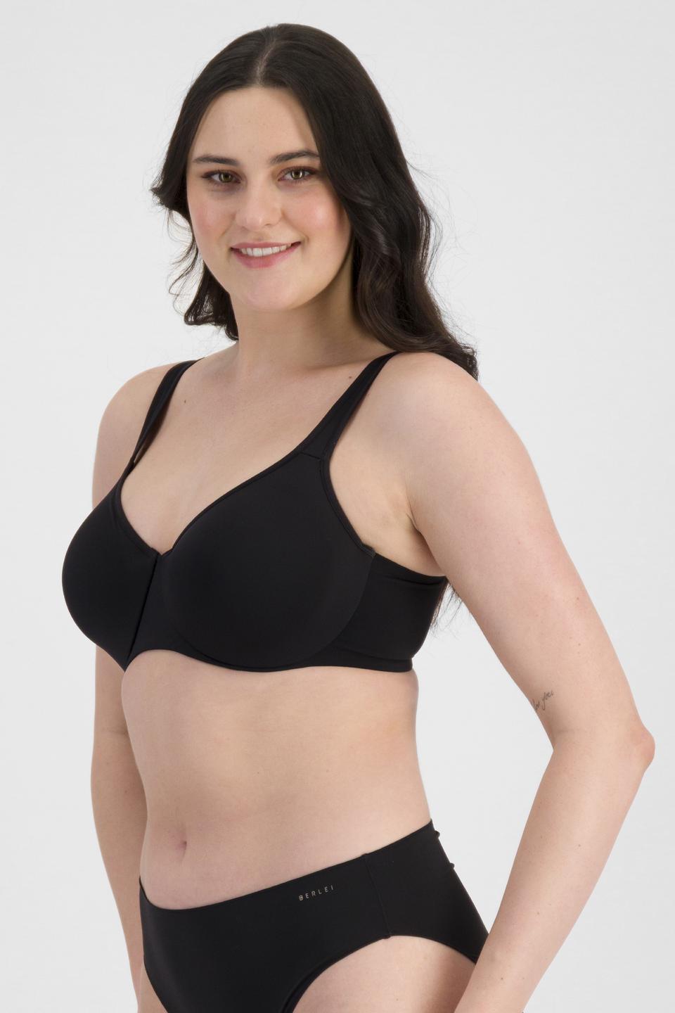 Jacqleen (She/Her) wears size 14DD and is 183cm tall with 93cm chest and 73cm waist