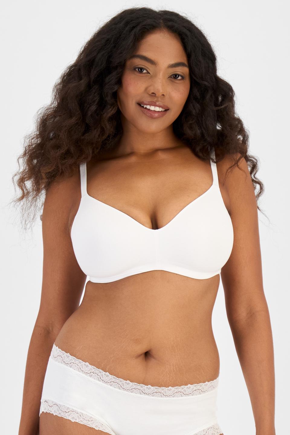 Caitlin (She/Her) wears size 16DD and is 176cm tall with 114cm chest and 95cm waist