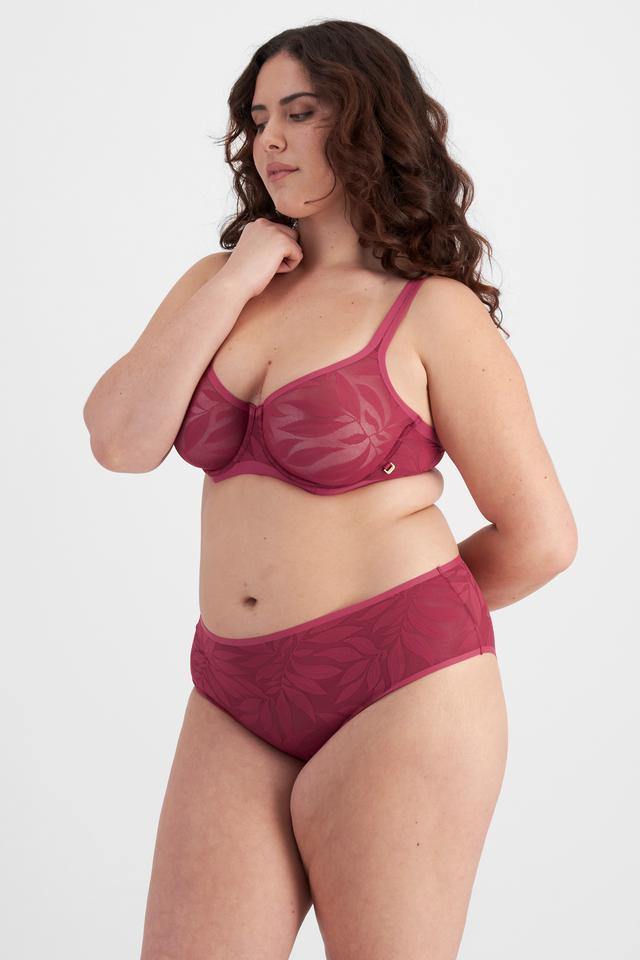 Brittany (She/Her) wears size 12 and is 173cm tall with 93cm chest and 78cm waist