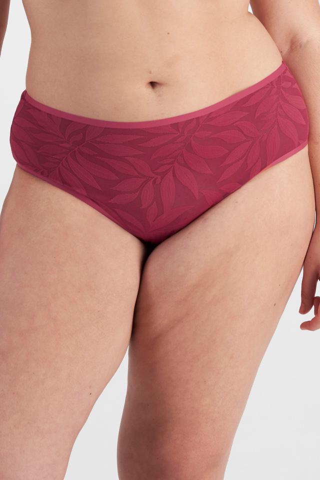 Brittany (She/Her) wears size 12 and is 173cm tall with 93cm chest and 78cm waist
