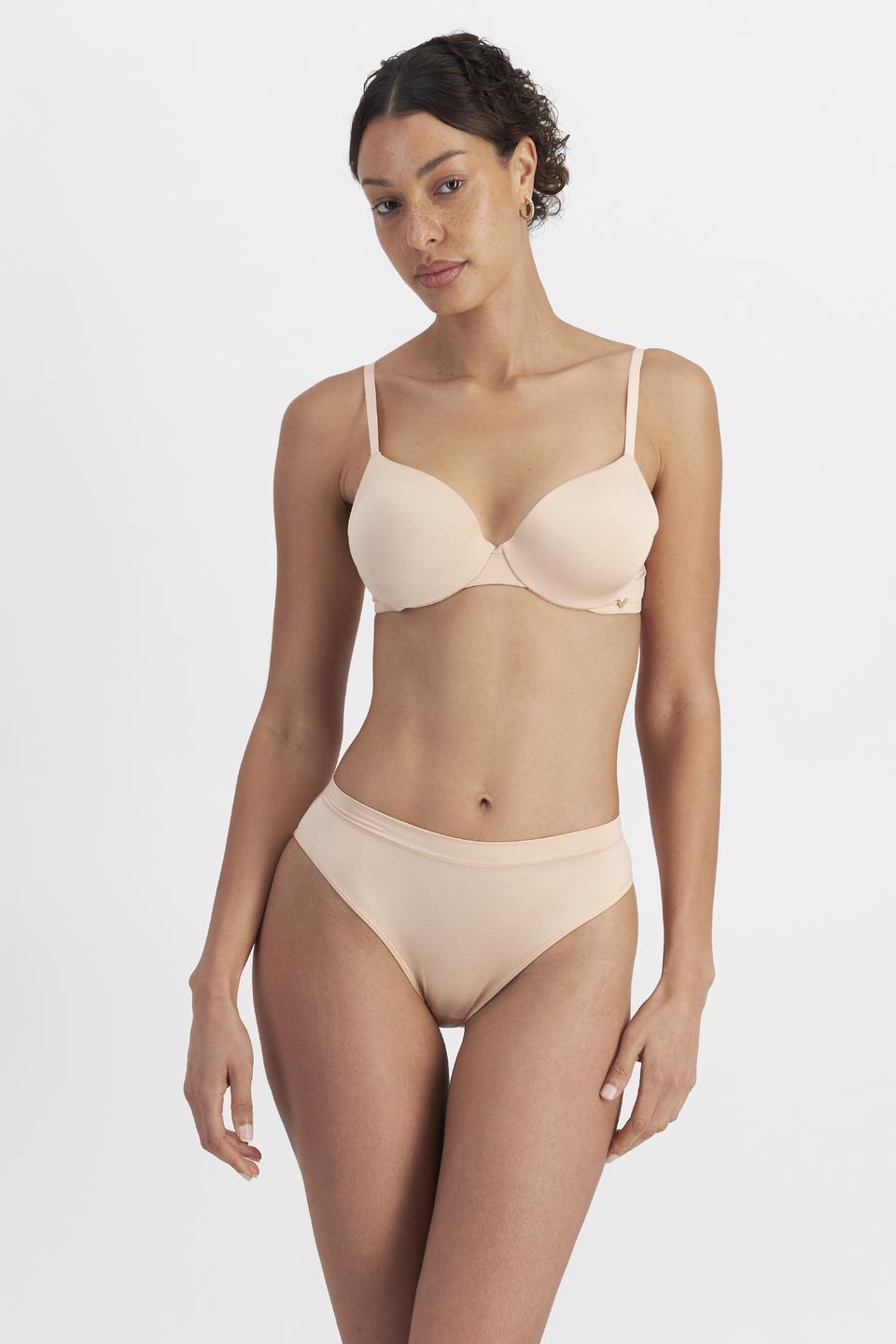 MILA (She/Her) wears size S and is 176cm tall with 81cm chest and 62cm waist