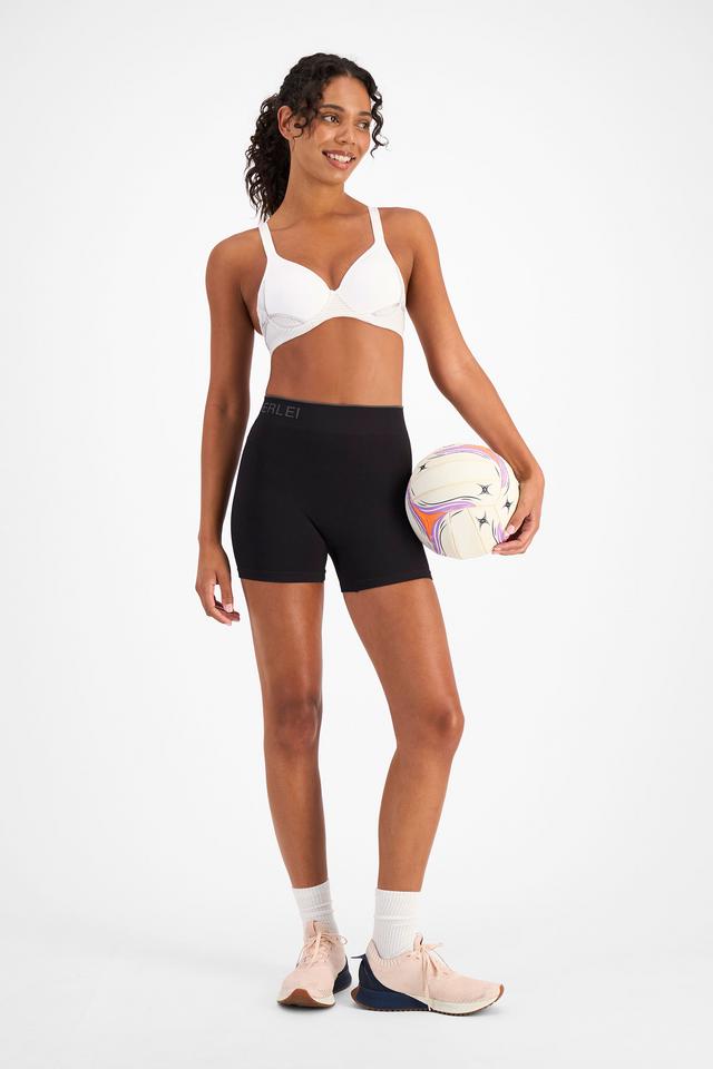 Boston (She/Her) wears size 12B and is 178cm tall with 81cm chest and 62cm waist