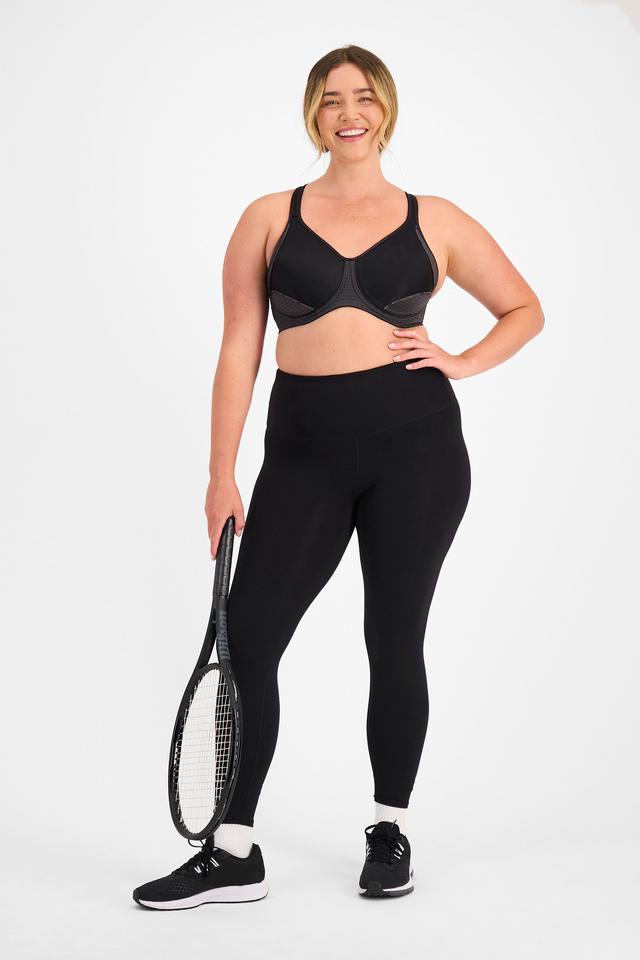 Chanel (She/Her) wears size 14D and is 176cm tall with 104cm chest and 89cm waist