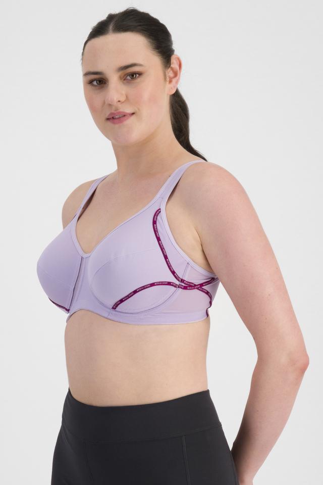 Jacqleen (She/Her) wears size 14DD and is 183cm tall with 93cm chest and 73cm waist