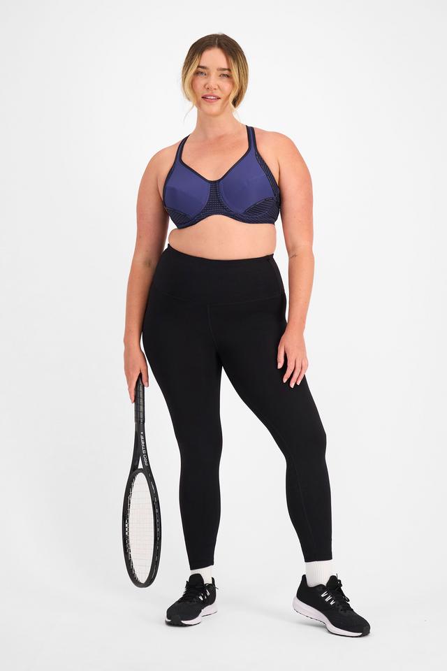 Chanel (She/Her) wears size 14D and is 176cm tall with 104cm chest and 89cm waist