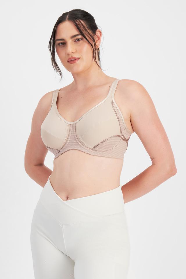Jacqleen (She/Her) wears size 14DD and is 183cm tall with 93cm chest and 73cm waist