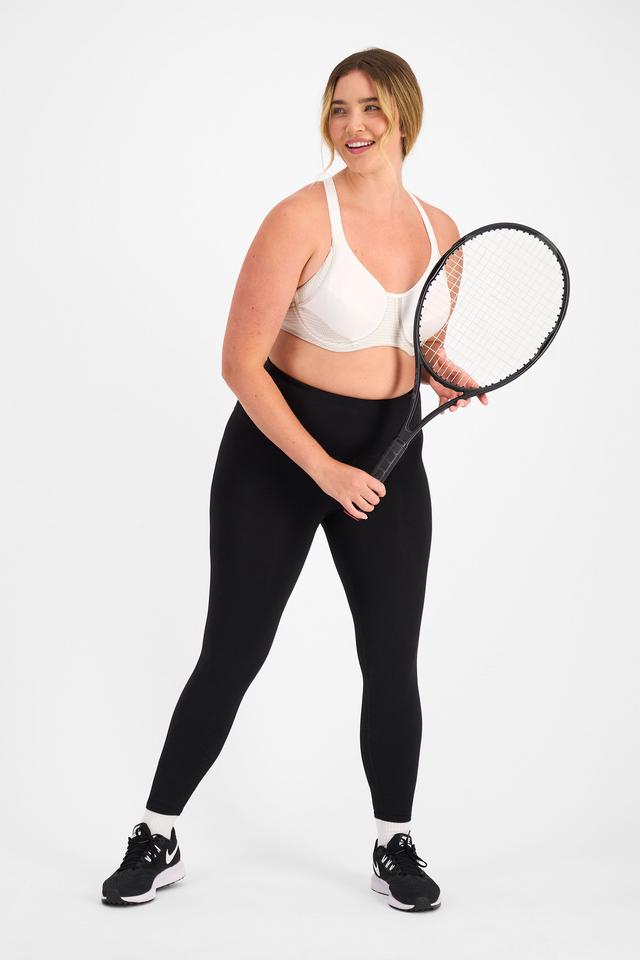 Chanel (She/Her) wears size 14D and is 176cm tall with 104cm chest and 89cm waist