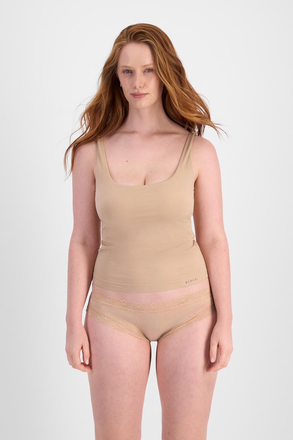 Martine (She/Her) wears size 14 and is 175cm tall with 82cm chest and 76cm waist
