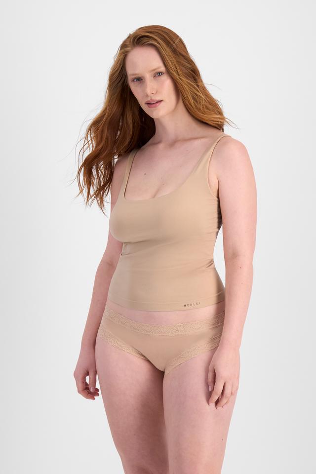 Martine (She/Her) wears size 14 and is 175cm tall with 82cm chest and 76cm waist
