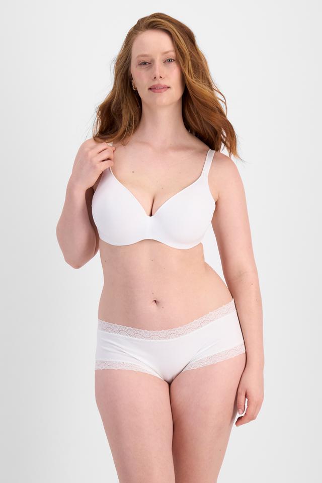 Martine (She/Her) wears size 14 and is 175cm tall with 82cm chest and 76cm waist