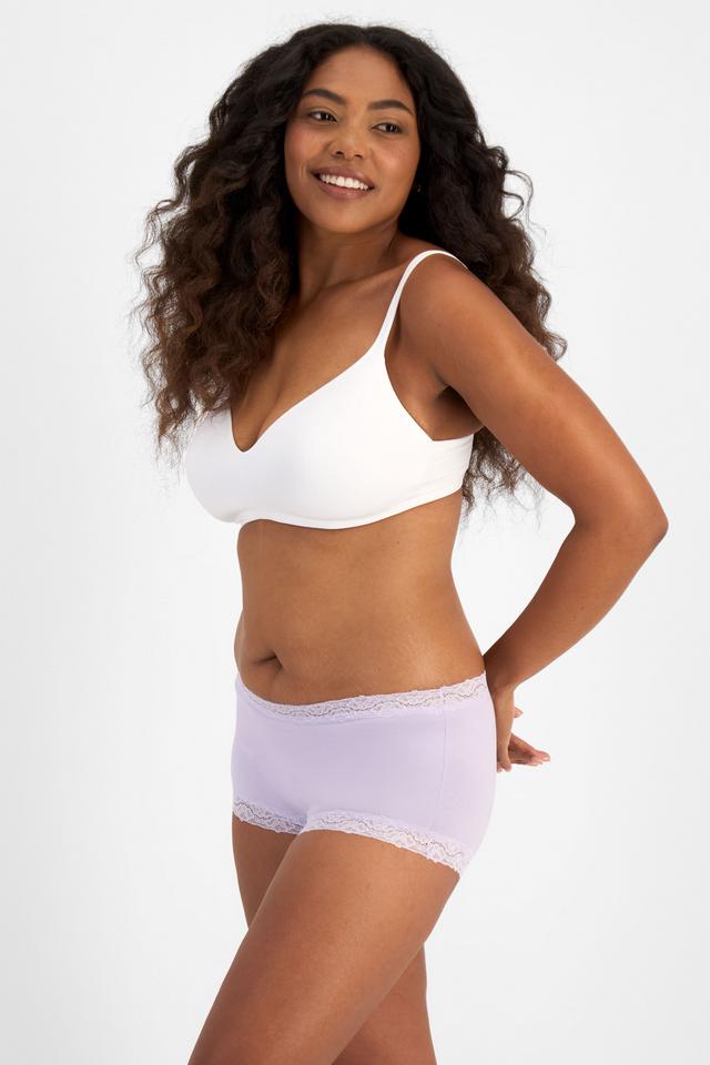 Caitlin (She/Her) wears size 14 and is 176cm tall with 114cm chest and 95cm waist