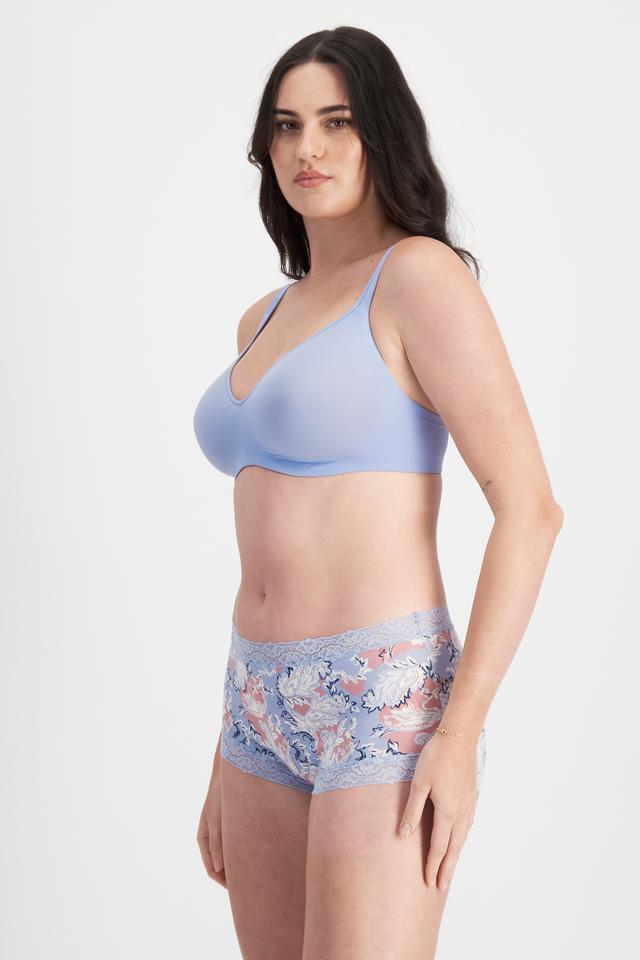 Jacqleen (She/Her) wears size 14 and is 183cm tall with 93cm chest and 73cm waist