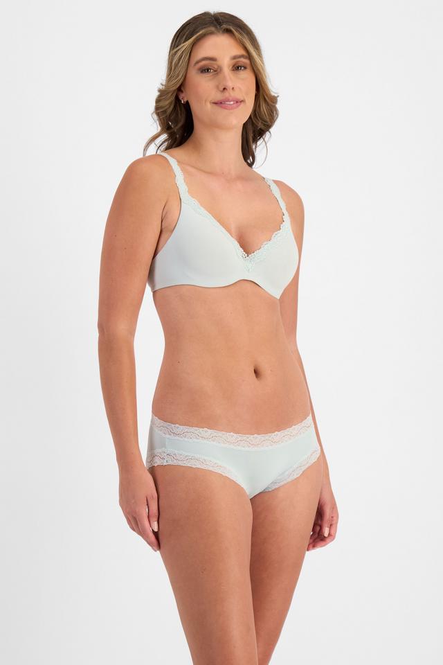 Emily (She/Her) wears size 12 and is 179cm tall with 87cm chest and 69cm waist