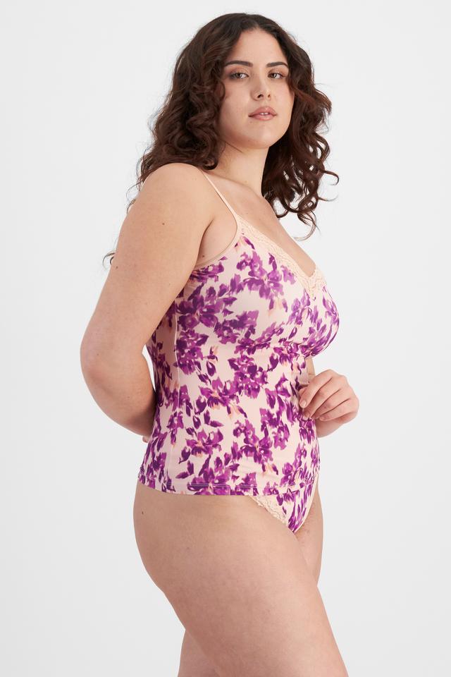 Bella (She/Her) wears size 14D and is 173cm tall with 95cm chest and 77cm waist