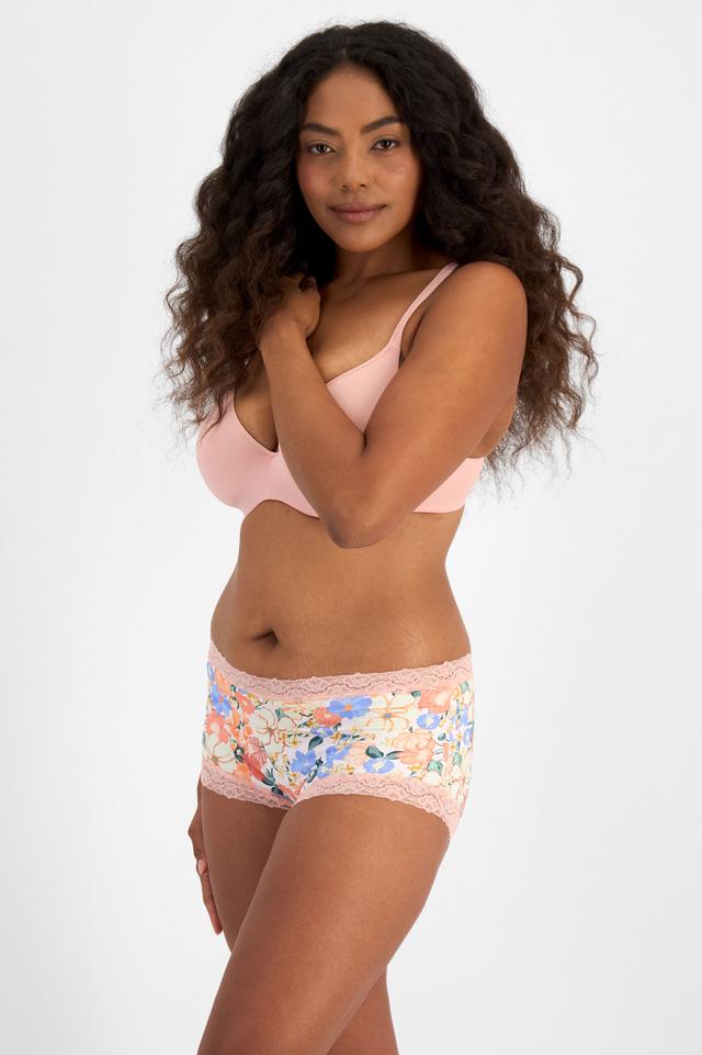 Caitlin (She/Her) wears size 14 and is 176cm tall with 114cm chest and 95cm waist
