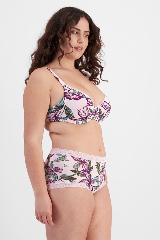 Brittany (She/Her) wears size 12 and is 173cm tall with 93cm chest and 78cm waist