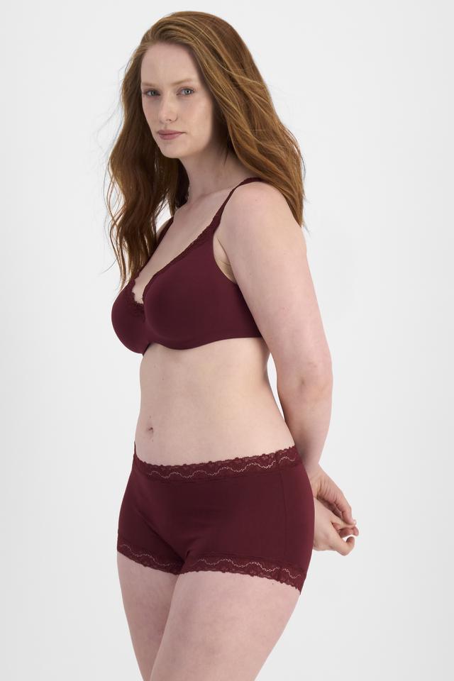 Martine (She/Her) wears size 14 and is 175cm tall with 82cm chest and 76cm waist