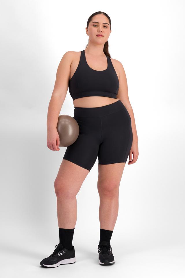 Brittany (She/Her) wears size 12 and is 173cm tall with 93cm chest and 78cm waist