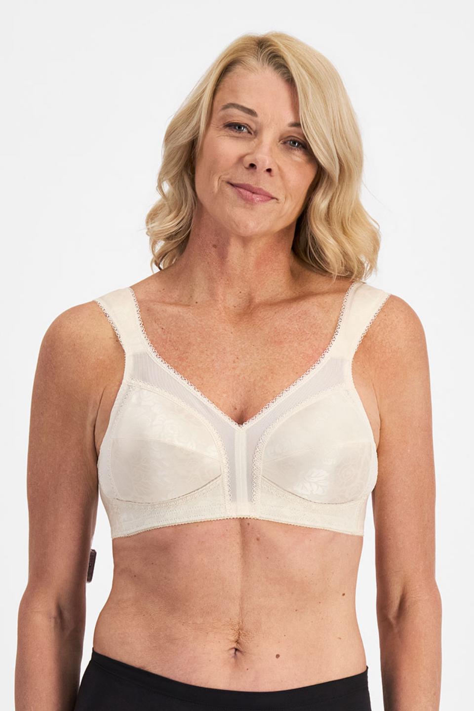Julie (She/Her) wears size 14c and is 182cm tall with 97cm chest and 79cm waist