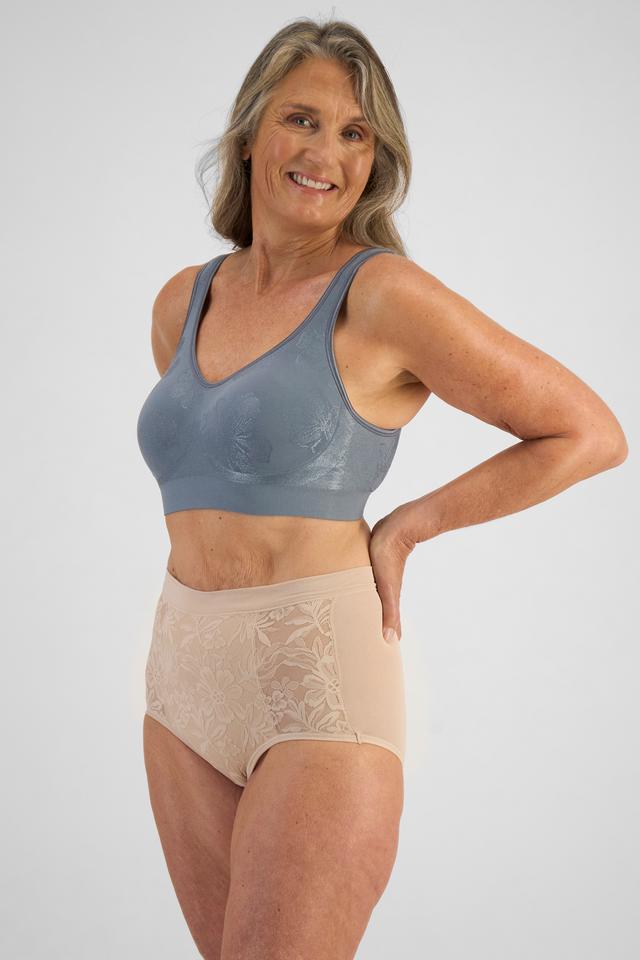 Kerry (She/Her) wears size 14D and is 170cm tall with 97cm chest and 74cm waist