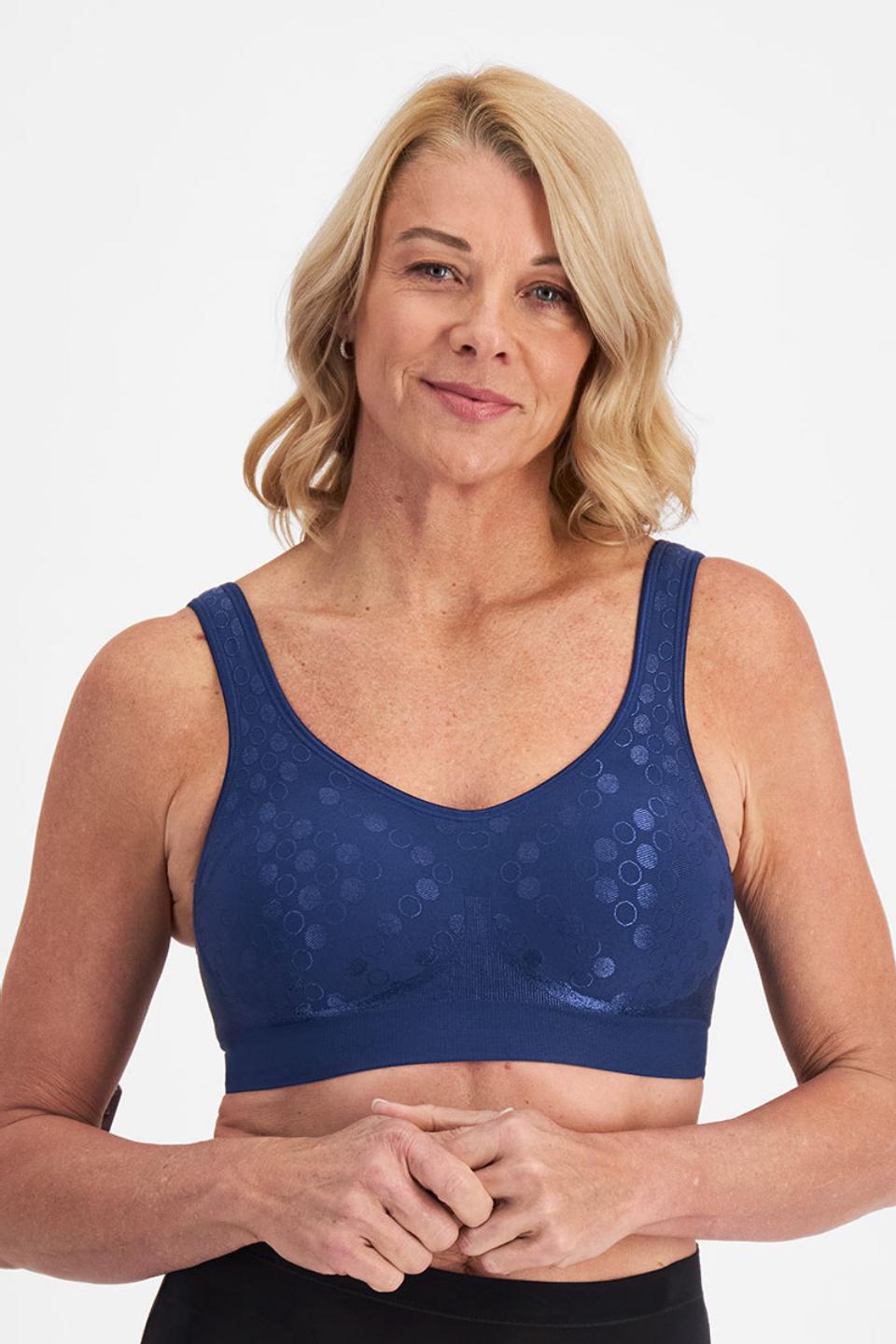 Julie (She/Her) wears size 14c and is 182cm tall with 97cm chest and 79cm waist