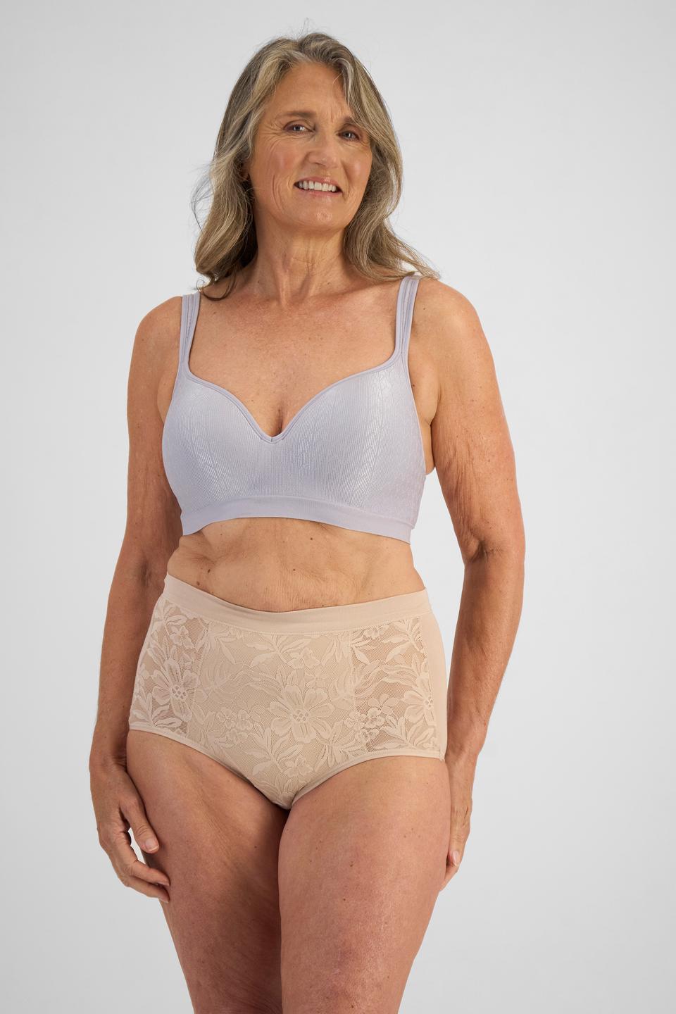 Kerry (She/Her) wears size 14D and is 170cm tall with 97cm chest and 74cm waist