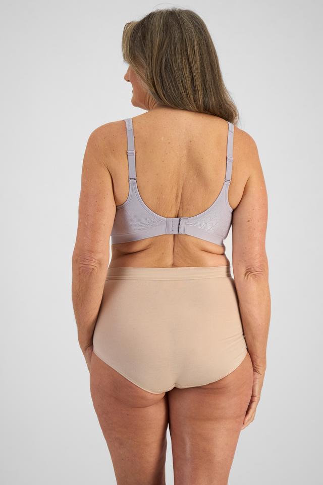 Kerry (She/Her) wears size 14D and is 170cm tall with 97cm chest and 74cm waist