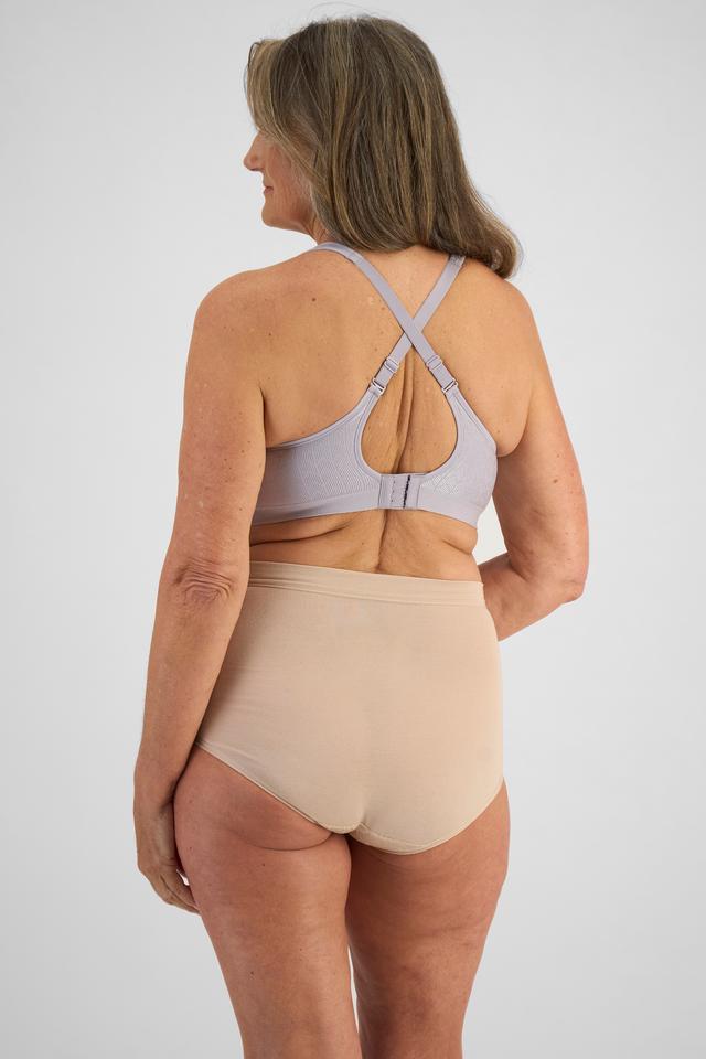Kerry (She/Her) wears size 14D and is 170cm tall with 97cm chest and 74cm waist