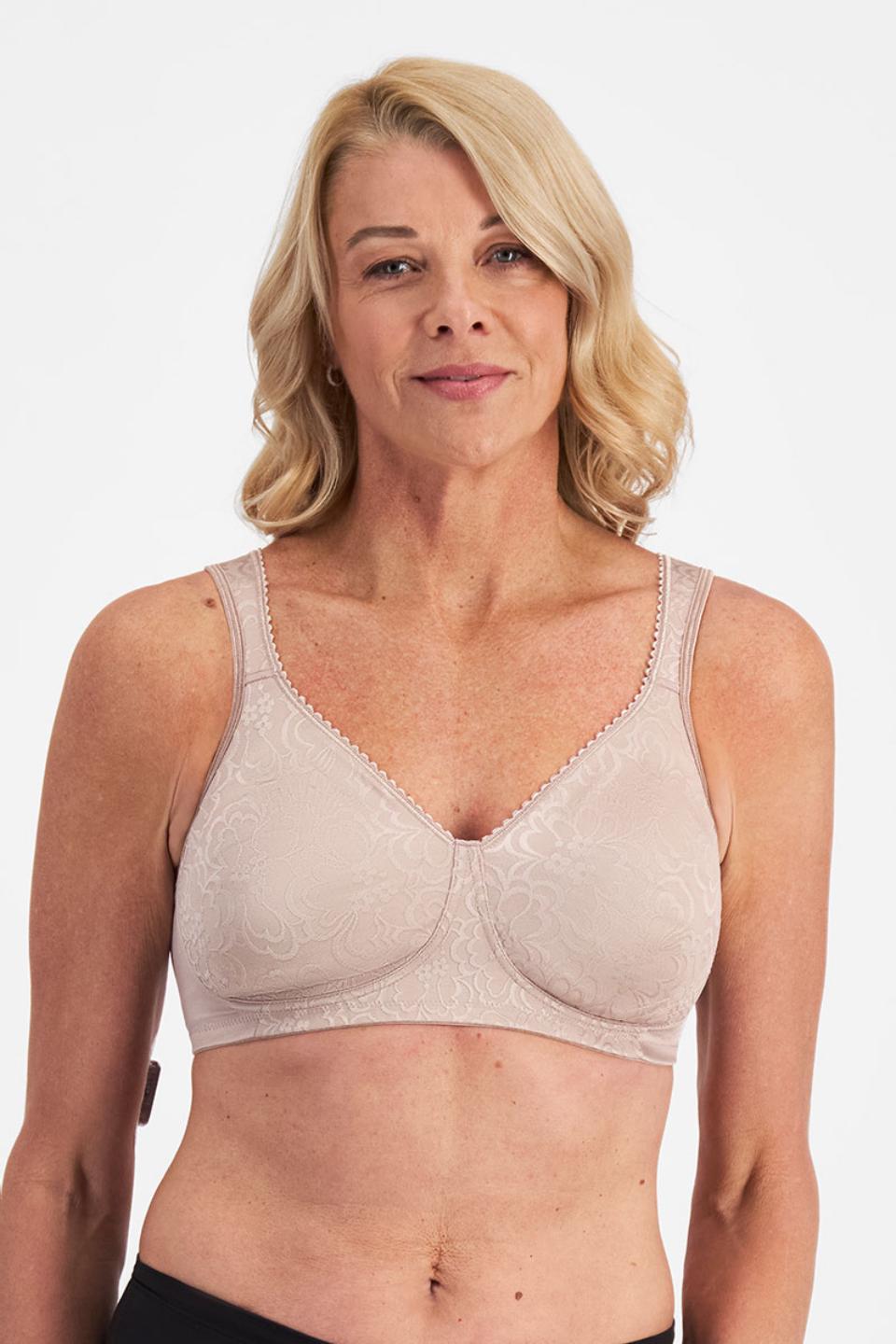Julie (She/Her) wears size 14c and is 182cm tall with 97cm chest and 79cm waist