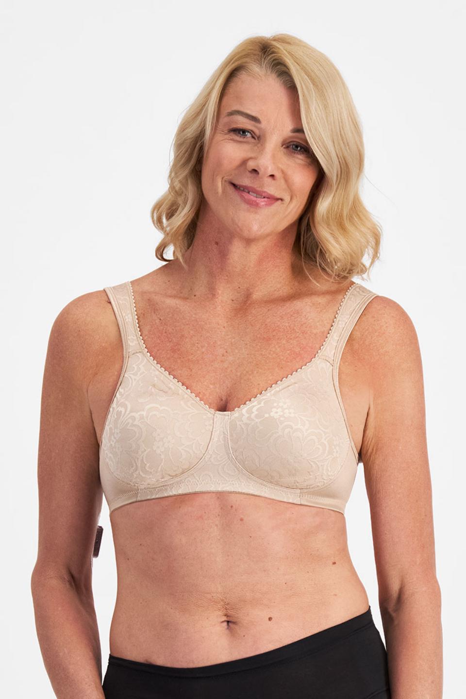 Julie (She/Her) wears size 14c and is 182cm tall with 97cm chest and 79cm waist