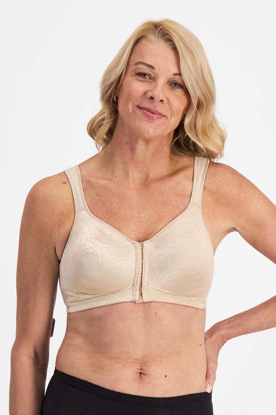 Julie (She/Her) wears size 14c and is 182cm tall with 97cm chest and 79cm waist