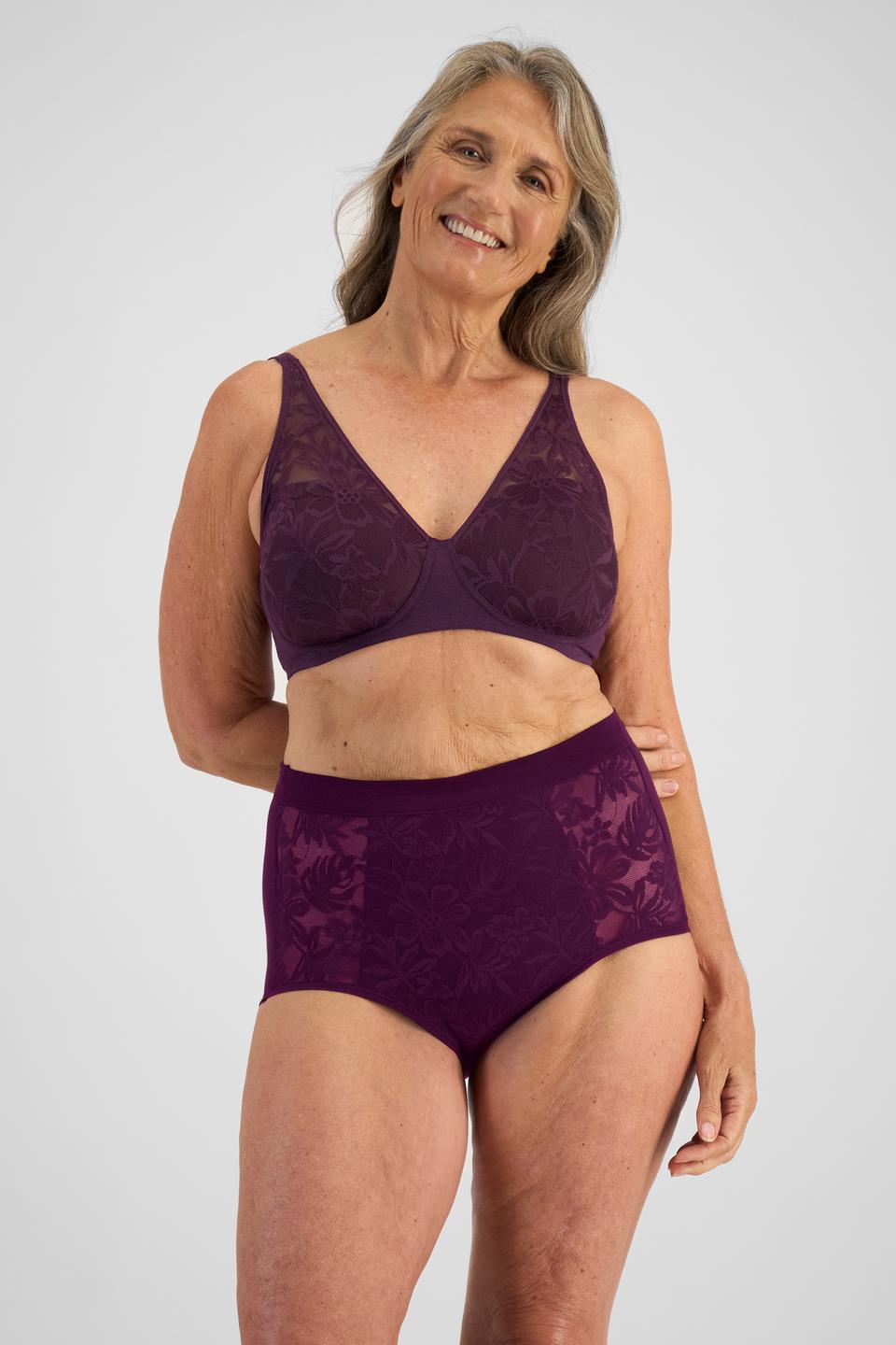 Kerry (She/Her) wears size 14 and is 170cm tall with 97cm chest and 74cm waist
