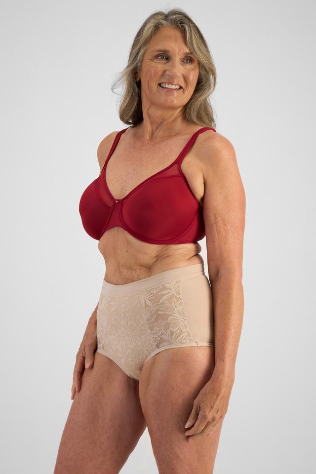 Kerry (She/Her) wears size 14D and is 170cm tall with 97cm chest and 74cm waist