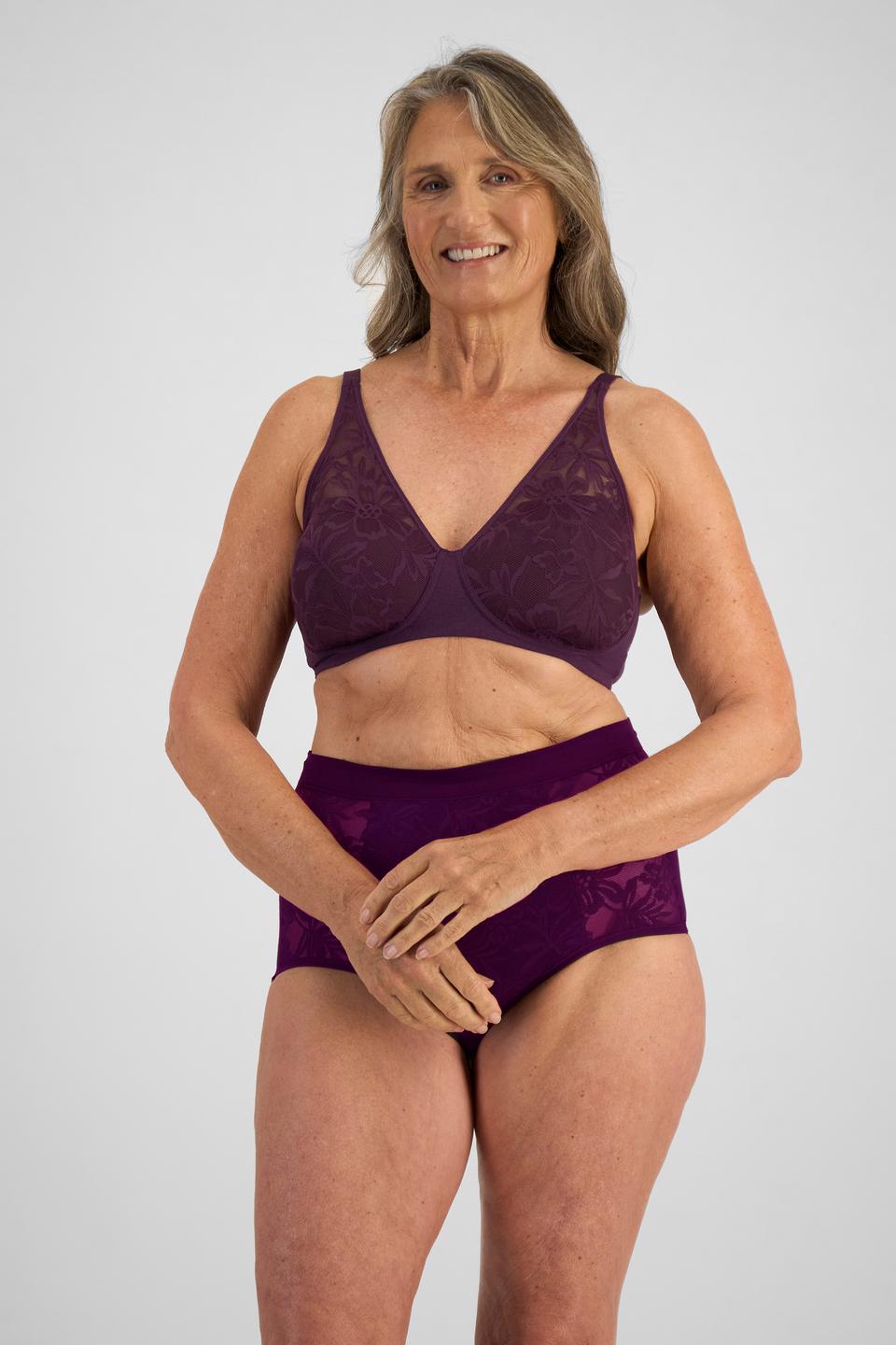 Kerry (She/Her) wears size 14D and is 170cm tall with 97cm chest and 74cm waist