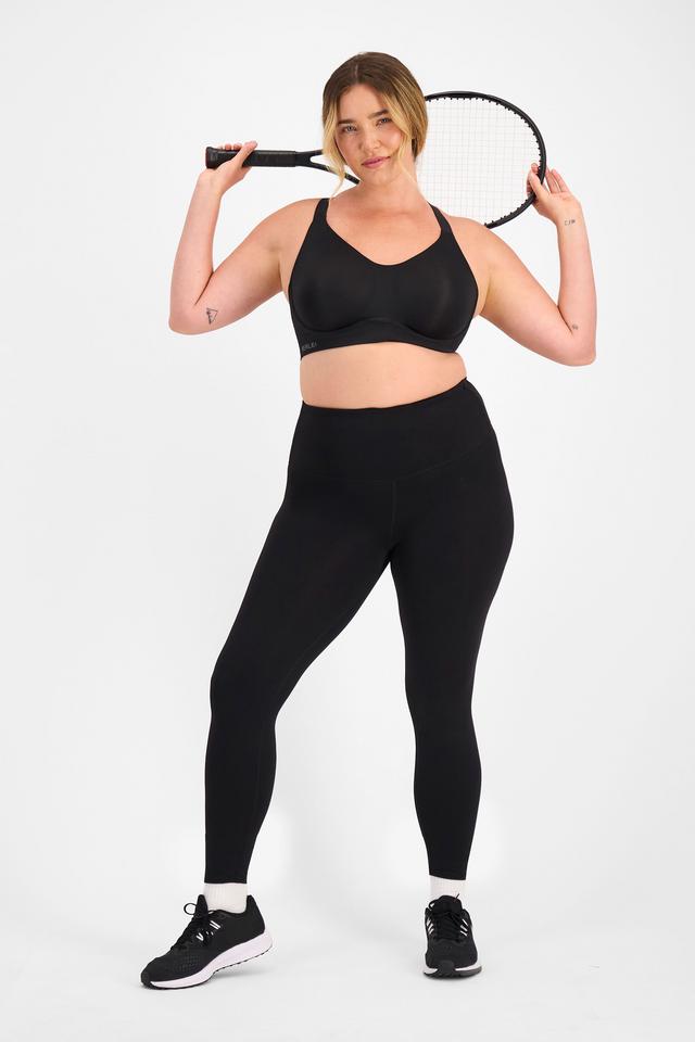 Chanel (She/Her) wears size 14D and is 176cm tall with 104cm chest and 89cm waist