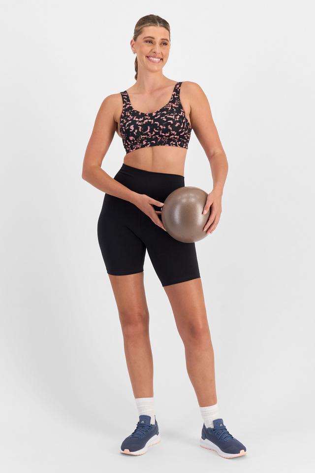 Emily (She/Her) wears size 12B and is 179cm tall with 87cm chest and 69cm waist