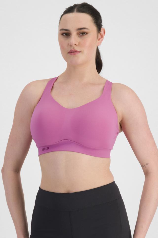 Jacqleen (She/Her) wears size 14DD and is 183cm tall with 93cm chest and 73cm waist