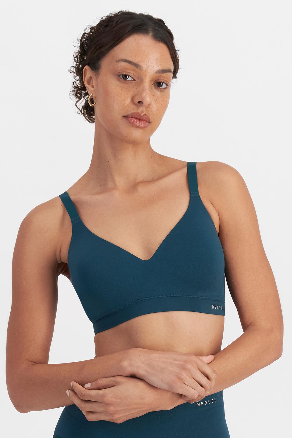 MILA (She/Her) wears size 12B and is 176cm tall with 81cm chest and 62cm waist