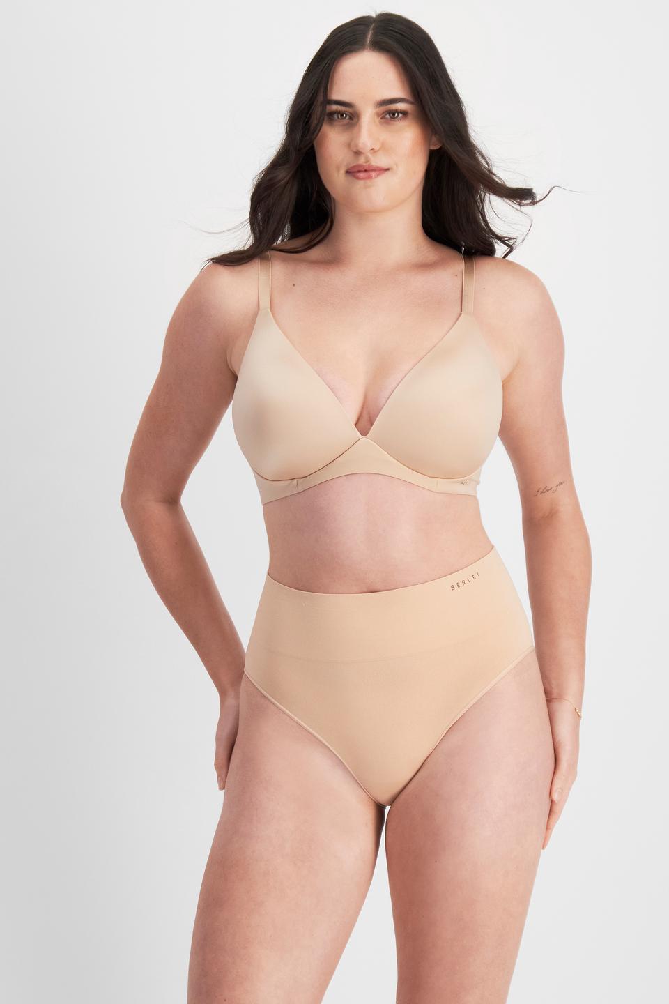 Jacqleen (She/Her) wears size 14 and is 183cm tall with 93cm chest and 73cm waist