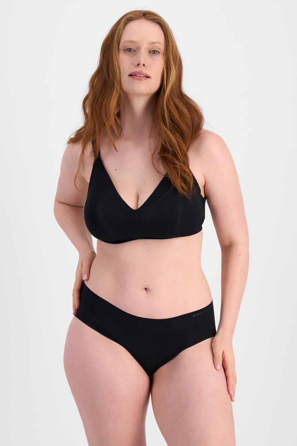 Martine (She/Her) wears size 14 and is 175cm tall with 82cm chest and 76cm waist