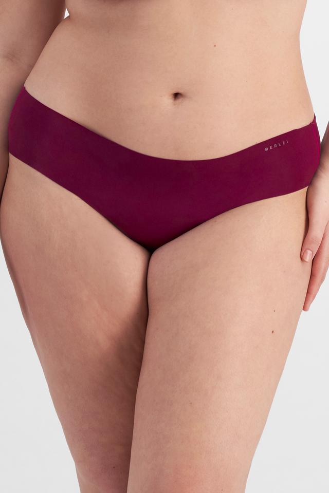 Brittany (She/Her) wears size 12 and is 173cm tall with 93cm chest and 78cm waist