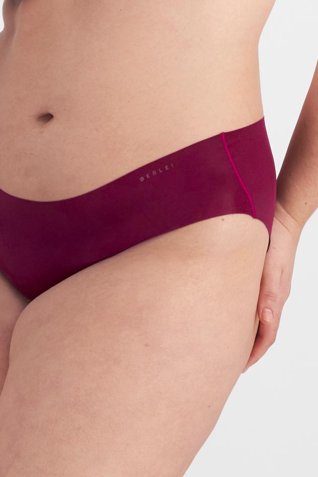 Brittany (She/Her) wears size 12 and is 173cm tall with 93cm chest and 78cm waist