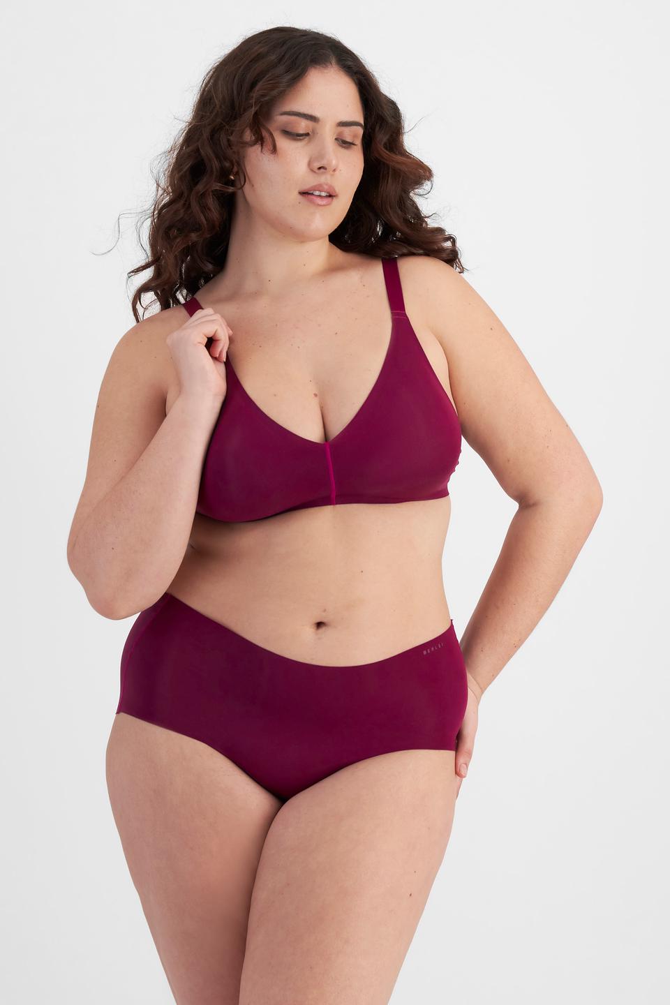 Brittany (She/Her) wears size 12 and is 173cm tall with 93cm chest and 78cm waist