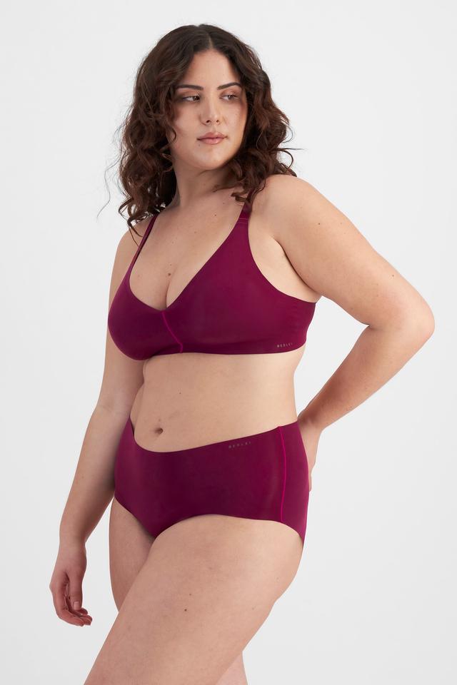 Brittany (She/Her) wears size 12 and is 173cm tall with 93cm chest and 78cm waist
