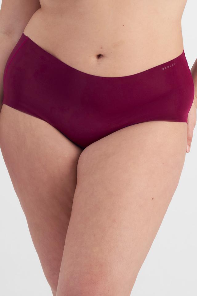 Brittany (She/Her) wears size 12 and is 173cm tall with 93cm chest and 78cm waist