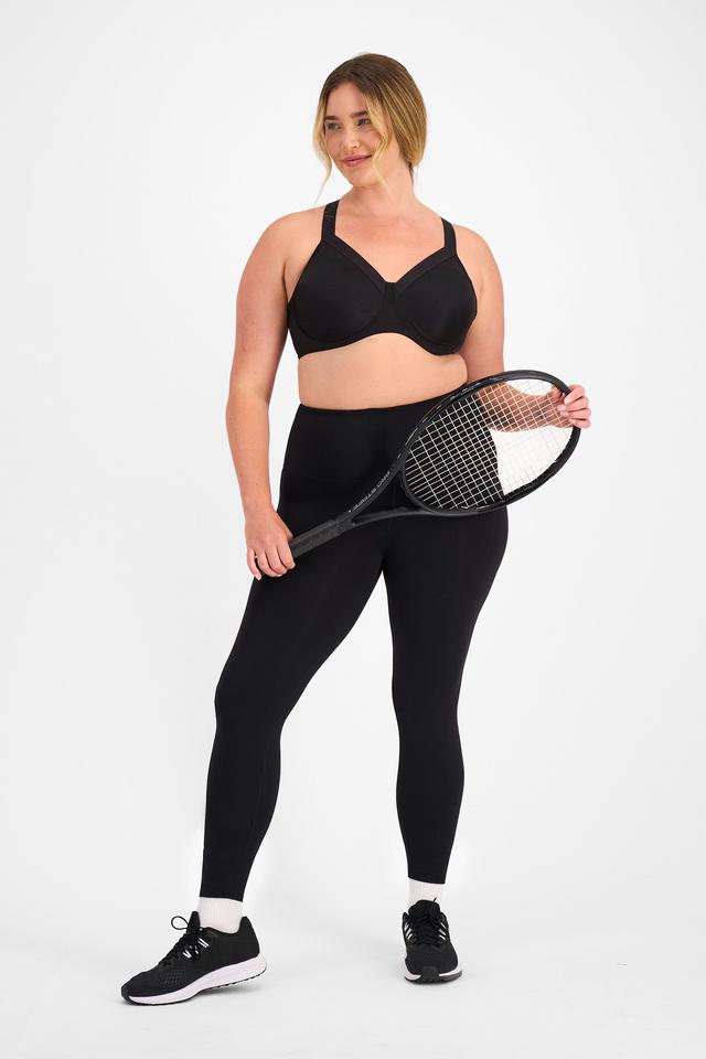 Chanel (She/Her) wears size 14D and is 176cm tall with 104cm chest and 89cm waist