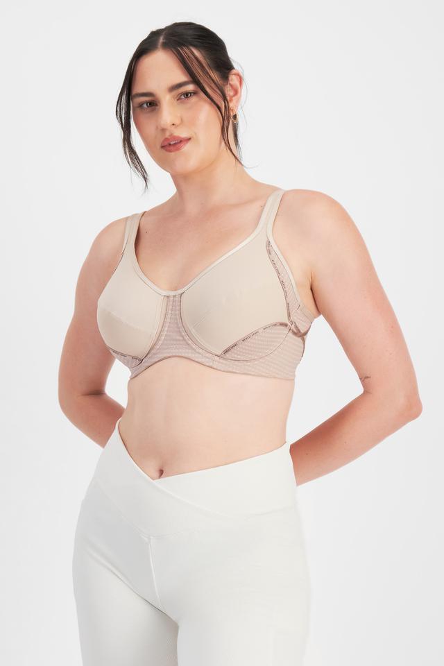 Jacqleen (She/Her) wears size 14DD and is 183cm tall with 93cm chest and 73cm waist